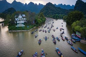 Tour lễ hội Chùa Hương, Đền Sòng Sơn đón lộc xuân khởi hành từ Thanh Hóa
